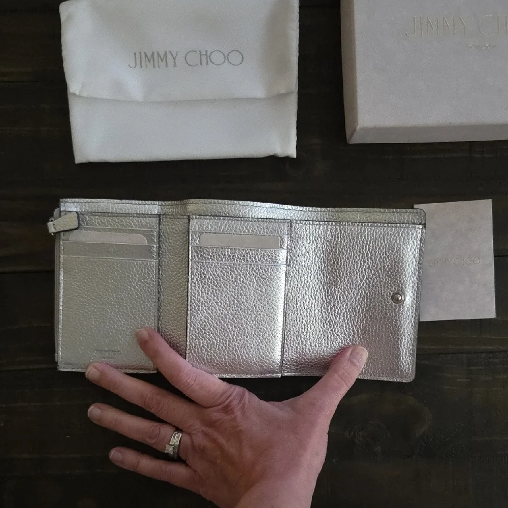 Jimmy Choo Silver Embossed Trifold Wallet Silver All Inclusive - Picture 3 of 6